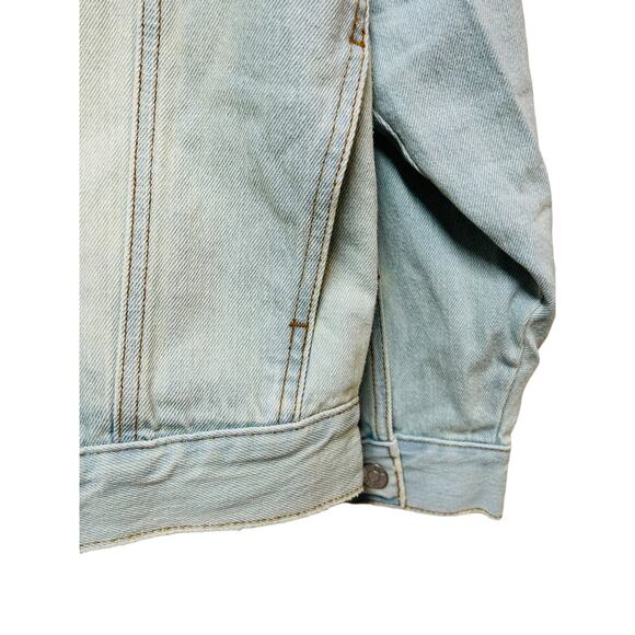 Zenana Oversized Light Wash Denim Jacket Size Medium - Picture 7 of 9
